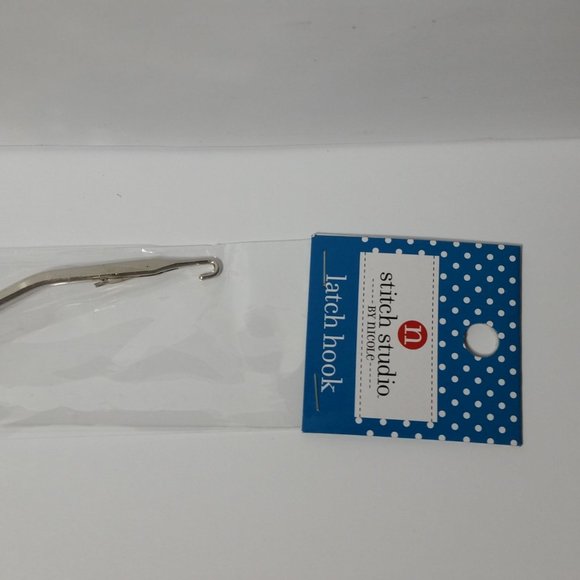 Stitch Studio by Nicole Wood Handled Latch Hook - Picture 5 of 6